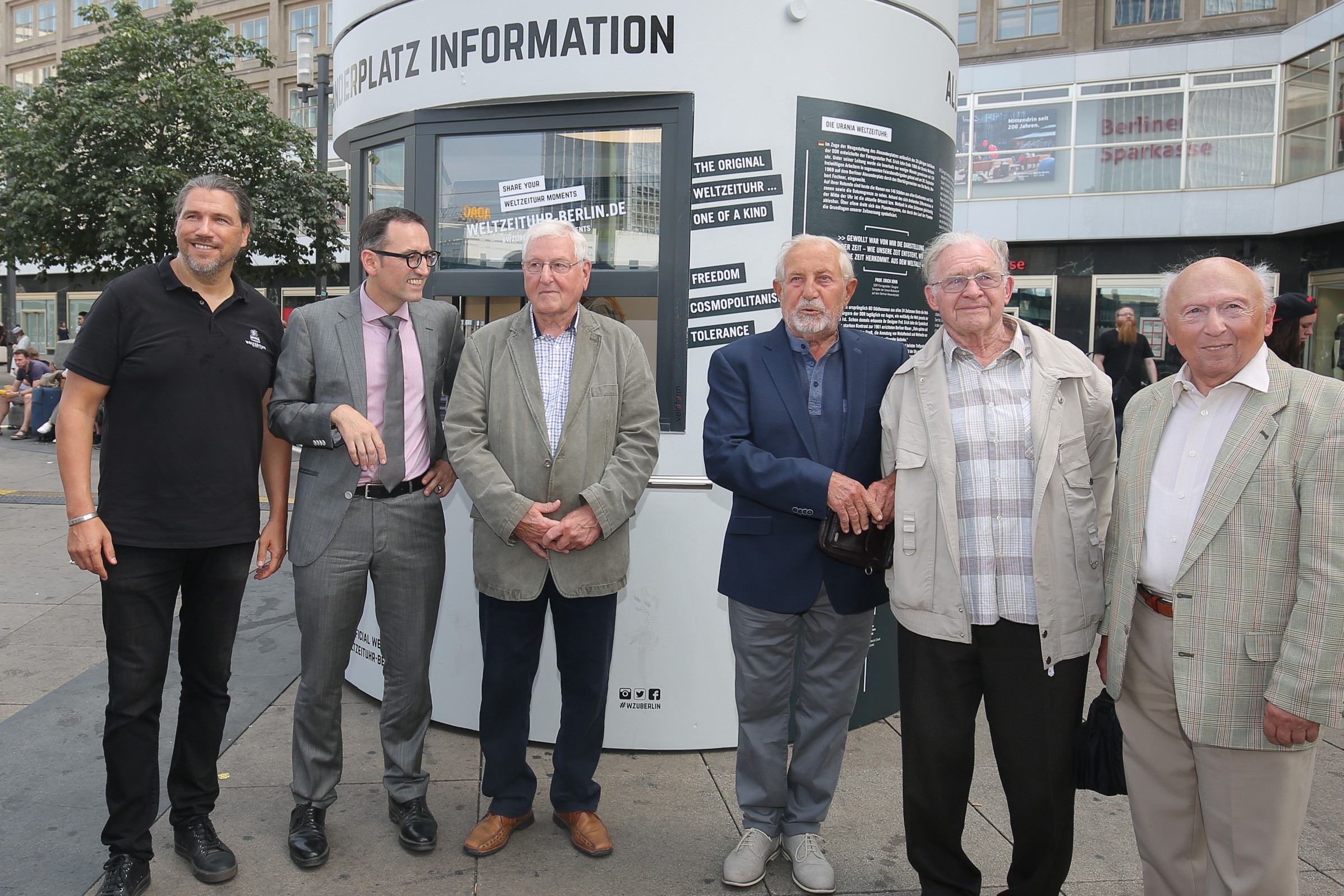 Einweihung des Weltzeituhr-Pavillons Einweihung des Weltzeituhr-Pavillons